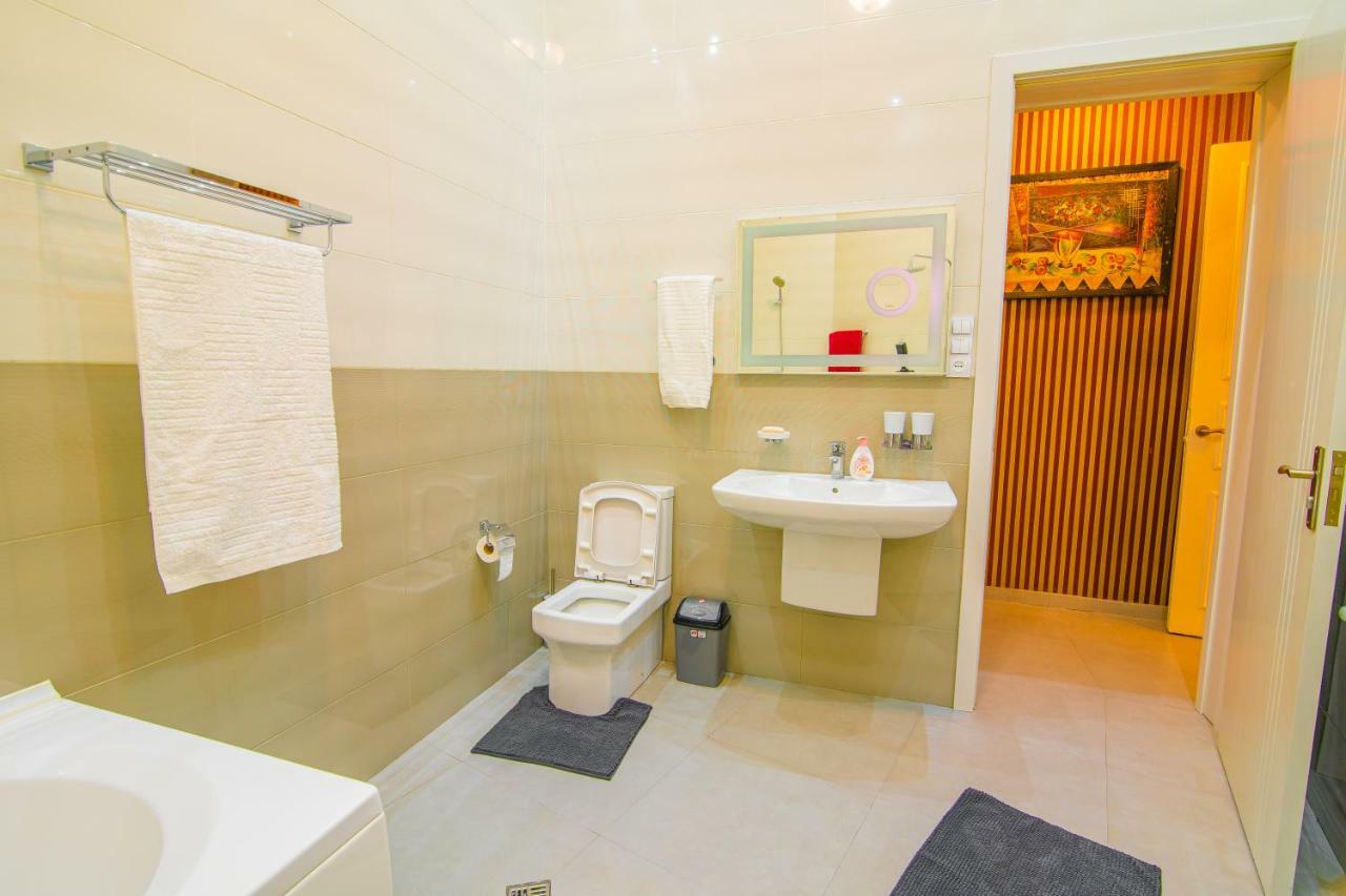 Solo Apartment In City Center Tbilisi Exterior photo