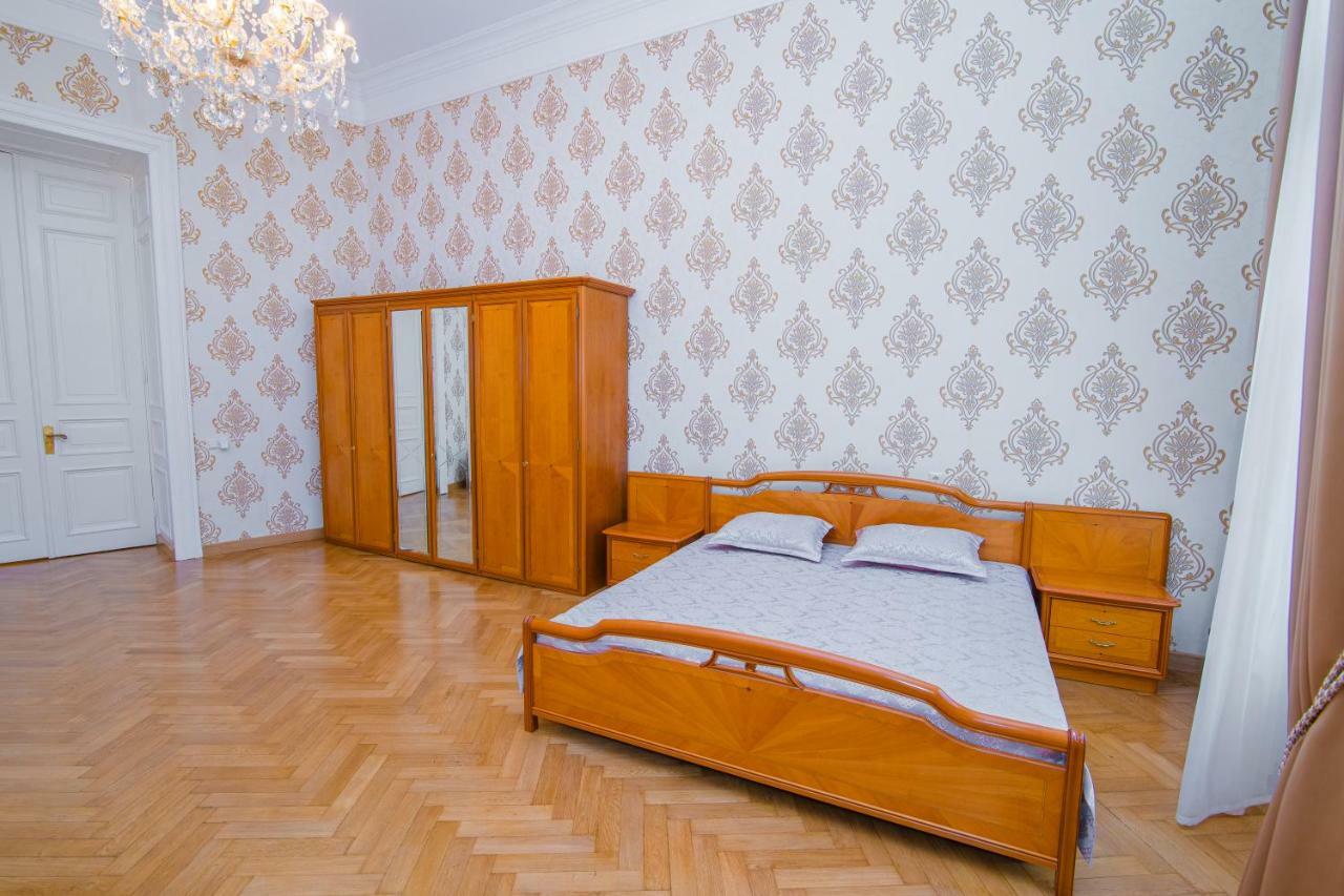 Solo Apartment In City Center Tbilisi Exterior photo