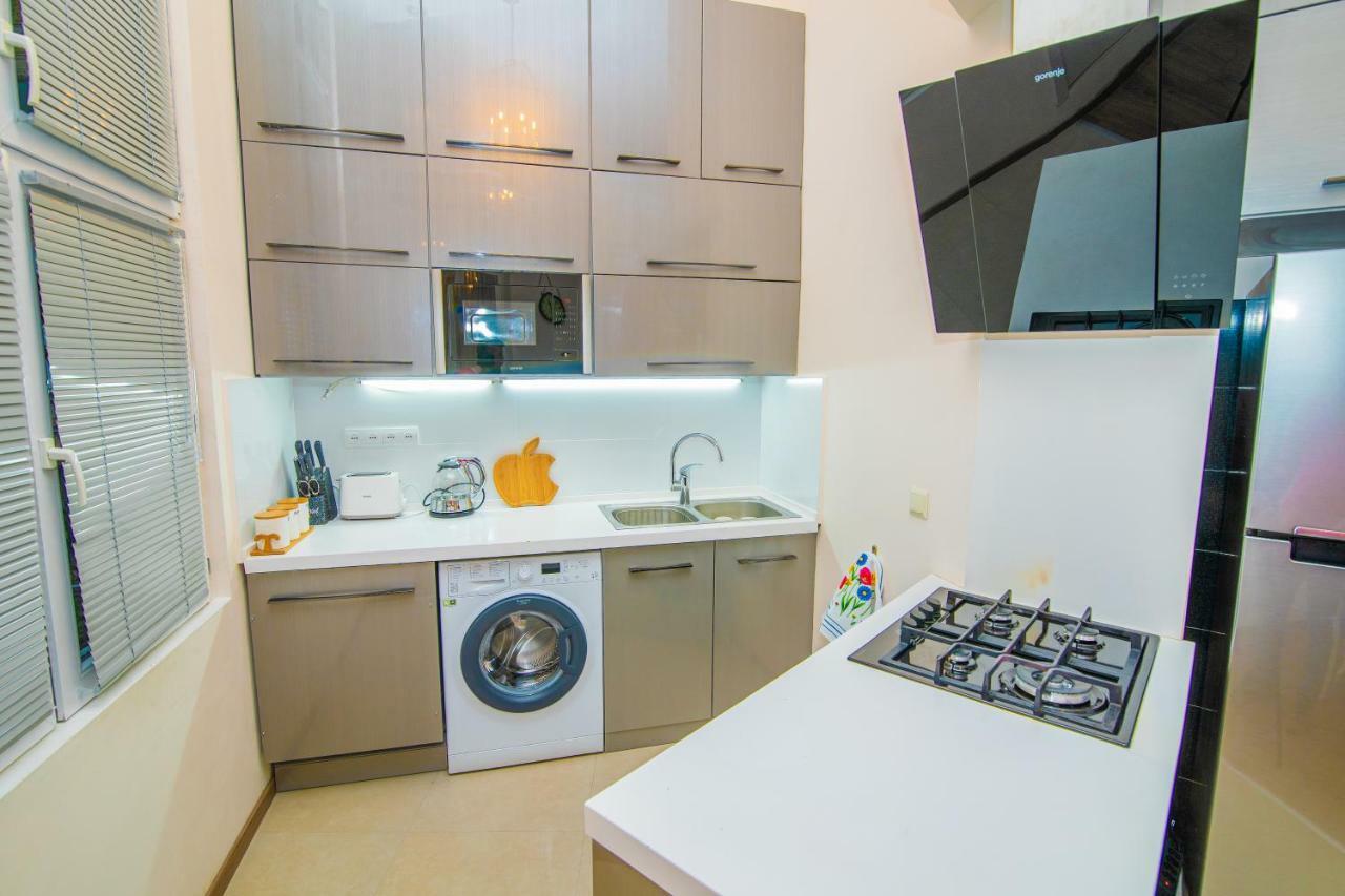 Solo Apartment In City Center Tbilisi Exterior photo